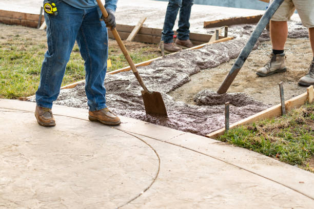 Best Concrete Pool Decks in George West, TX
